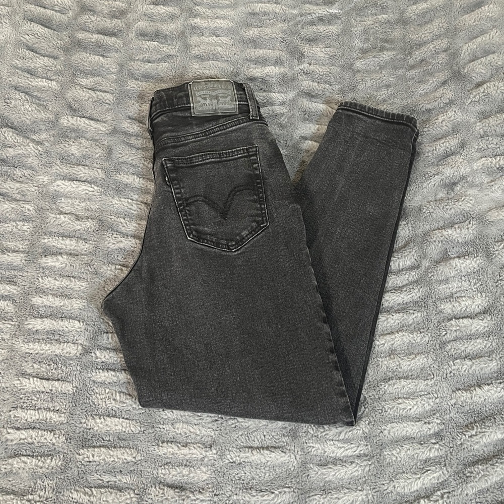 Levi's High Waisted Mom Jean‎ Black Wash Size 26